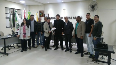 Parlamentares e Prefeito.jpg