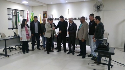 Parlamentares e Prefeito.jpg