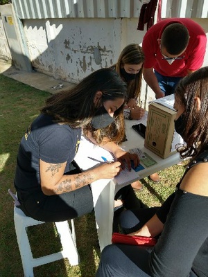 Eliana Maria Nunes e Mateus C. Vitoriano.jpg