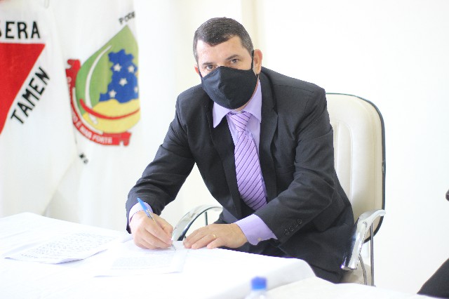 Assinatura do Termo de Posse