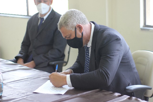 Assinatura do Termo de Posse