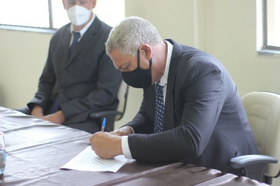 Assinatura do Termo de Posse