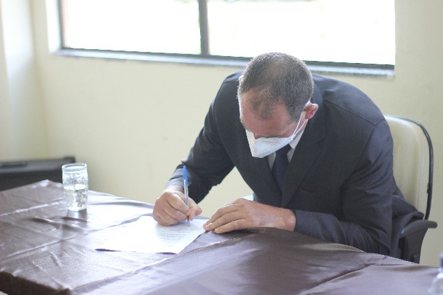 Assinatura do Termo de Posse