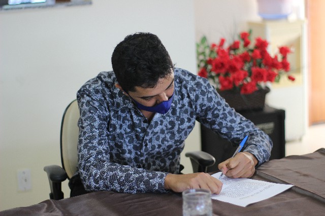 Assinatura do Termo de Posse