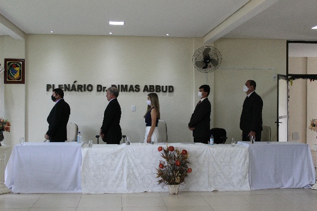 Execução dos Hinos Nacional e Municipal