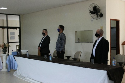 Execução dos Hinos Nacional e Municipal